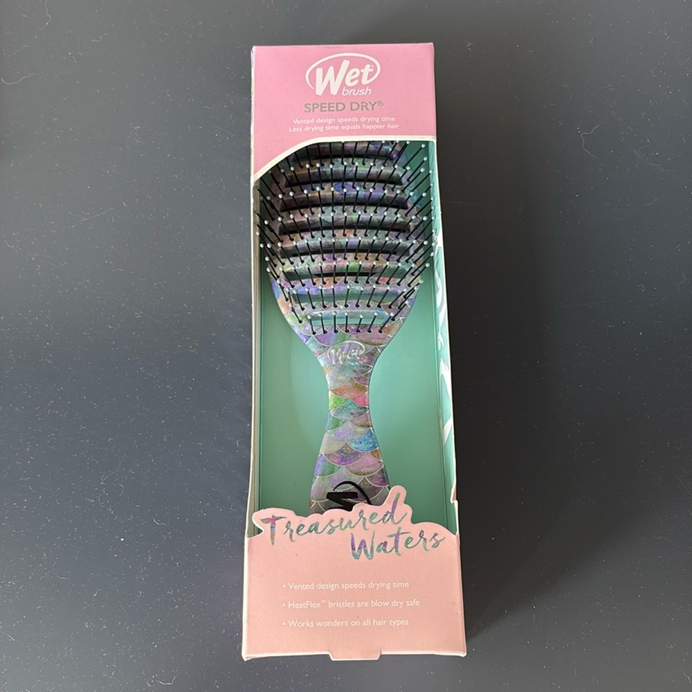 NEW IN BOX WET BRUSH TREASURED WATERS MERMAID'S TAIL